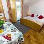 Jadran Ciovo Gostinjska kuća 3*