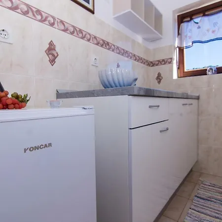 Πανσιόν Jadran Ciovo 3*