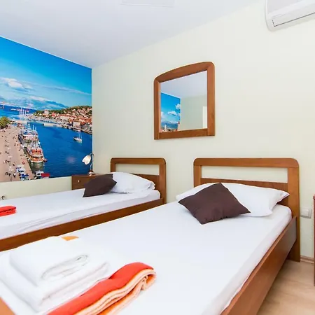 Pensjonat Jadran Ciovo 3*