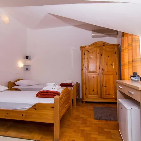 Pensjonat Jadran Ciovo 3*